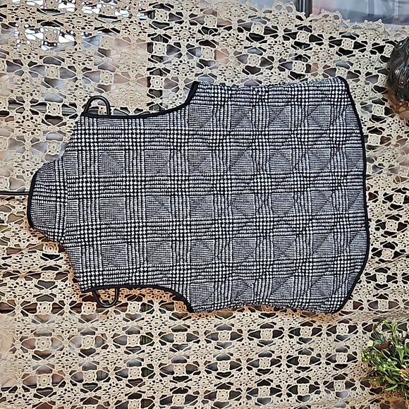 Cambridge Dry Goods Distinctively British Black & White Vest - Picture 10 of 11